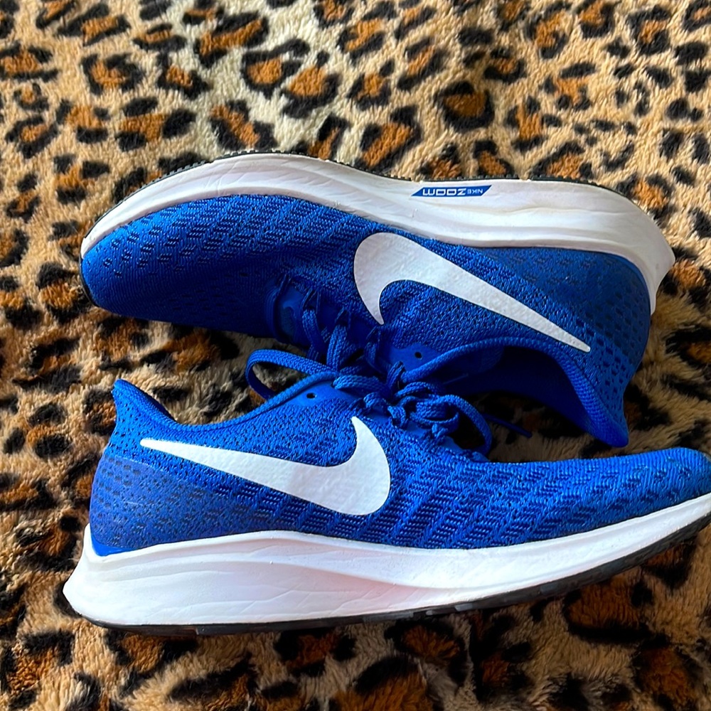 Nike Zoom running shoes size 6